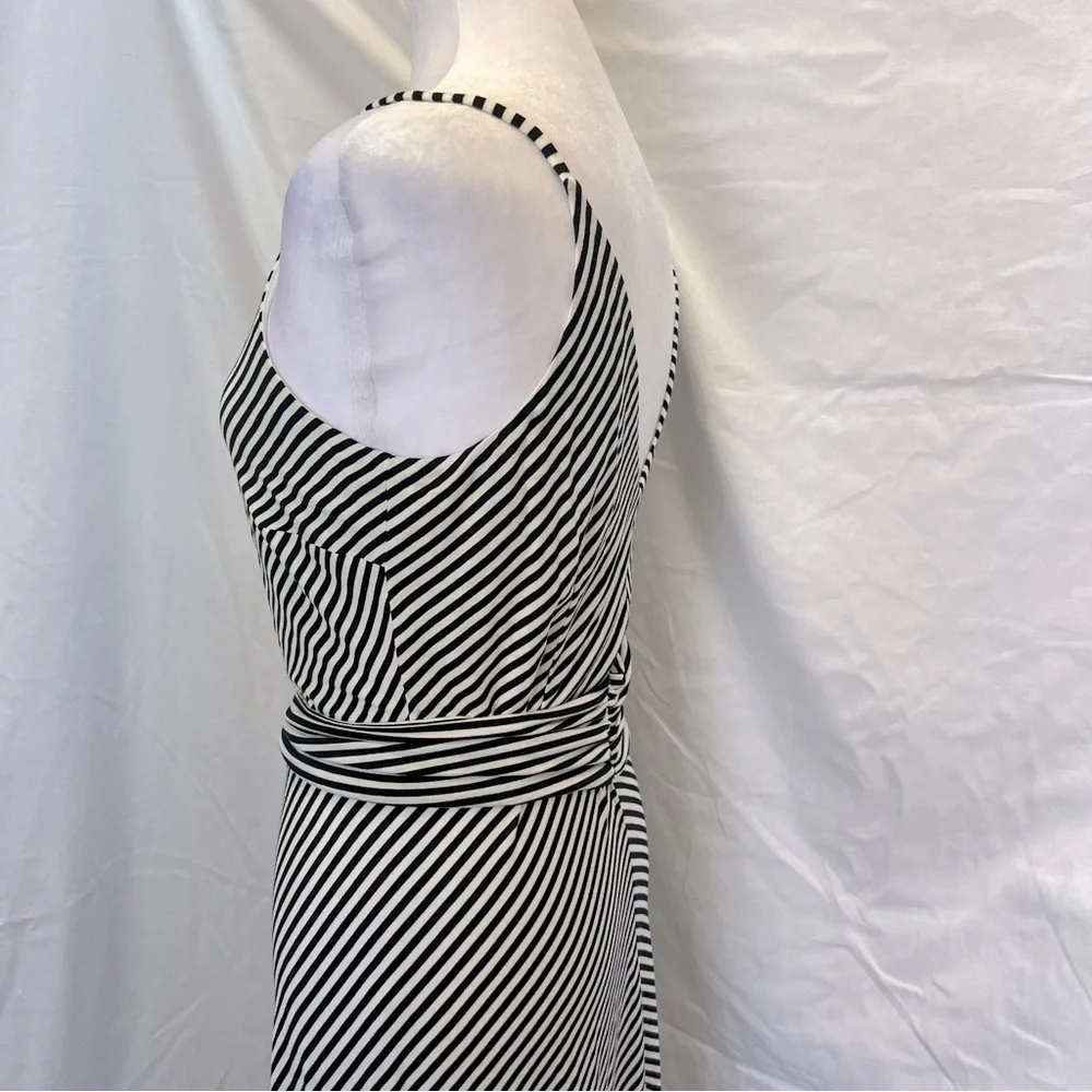 NWT Ann Taylor black and white striped dress with open back and wrap belt. - Picture 8 of 11